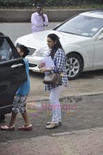 Amrita SIngh snapped in Andheri, Mumbai on 20th Aug 2011 (2).JPG